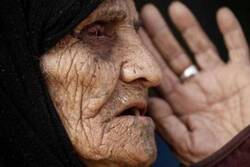 عراقية تسعينية نجت من داعش بفضل 20 دجاجة: ما شفنا مثل هاي الحرب